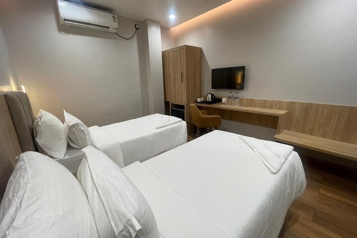 Room 3 of 17