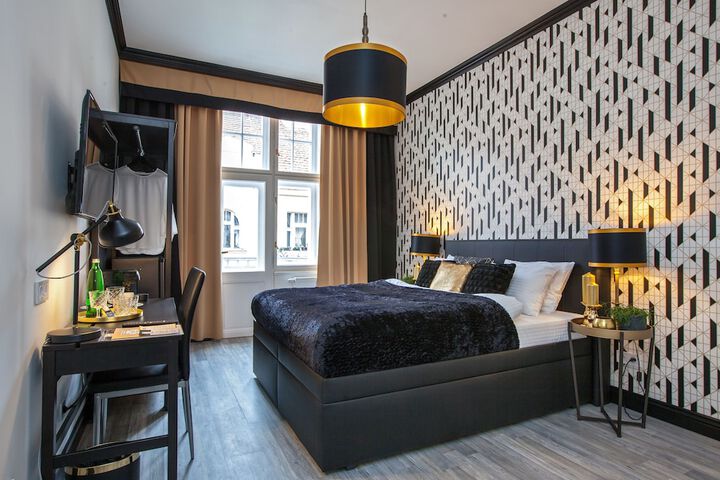 Room 28 of 61