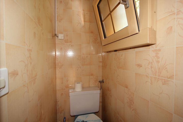 Room 11 of 40