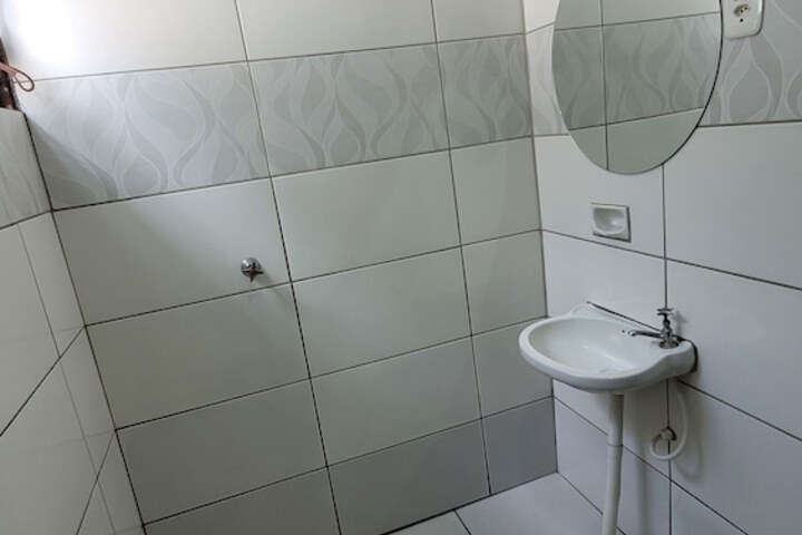Room 8 of 32