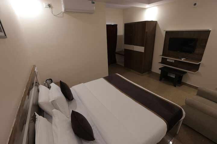 Room 8 of 52