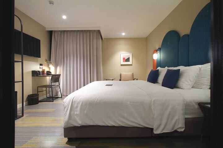Room 51 of 161