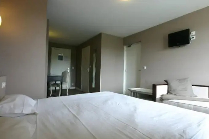 Room 3 of 11