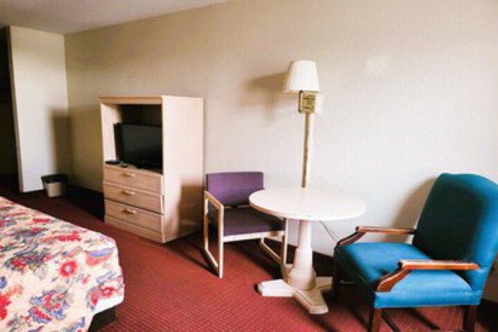 Room 7 of 144