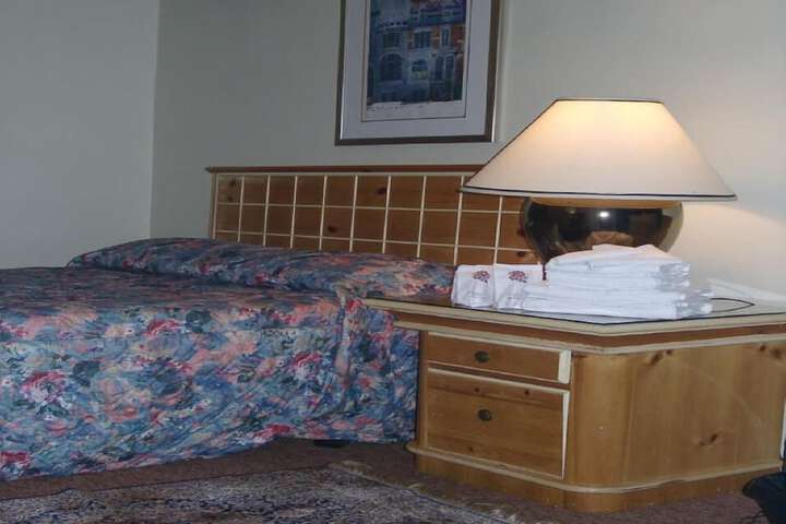 2 Double Beds Shared Bathroom (2 of 15)
