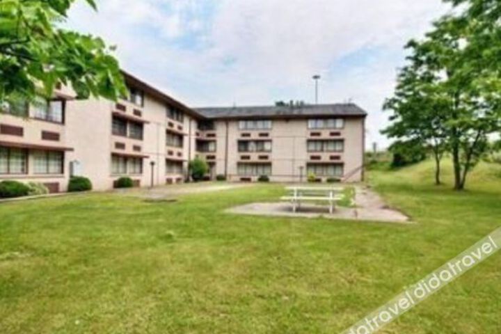 Photo of Econo Lodge Breezewood