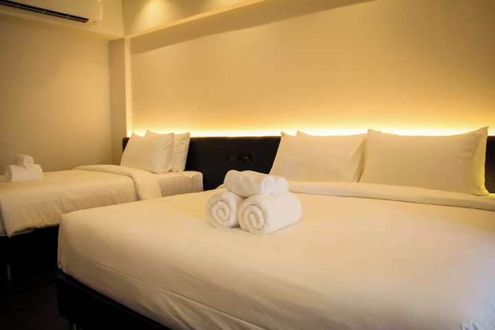 Room 17 of 32