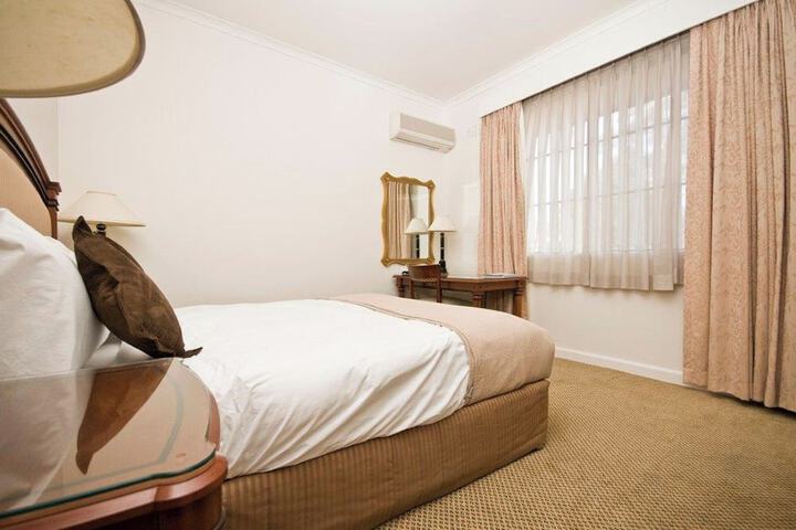 Room 14 of 40