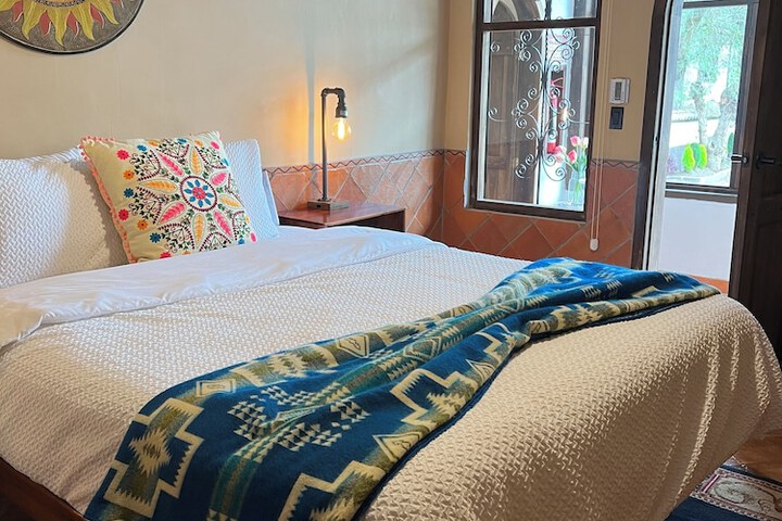 Room 6 of 24