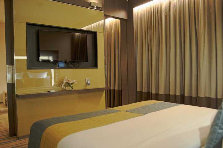 Room 25 of 126