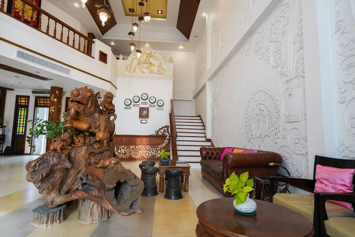 Guest Lobby