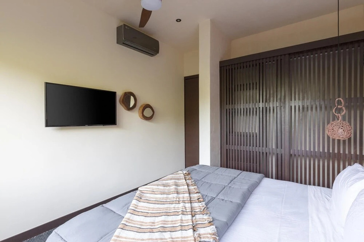 Room 3 of 17