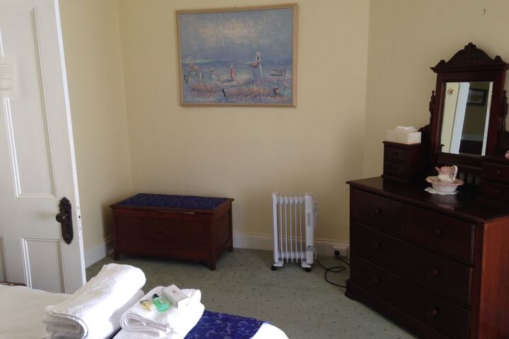 Room 30 of 33