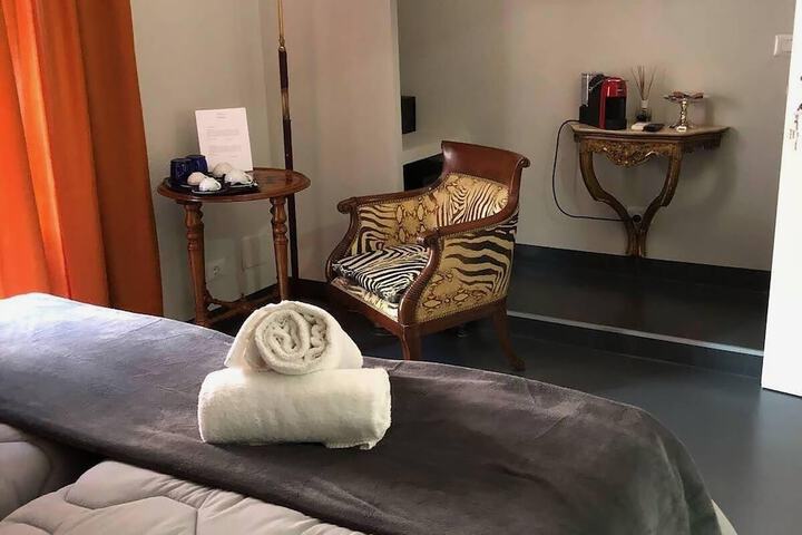 Room 8 of 37
