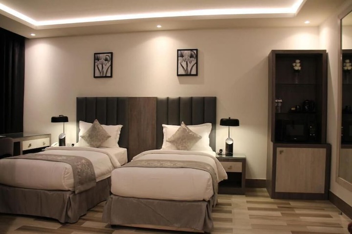 Room 13 of 25
