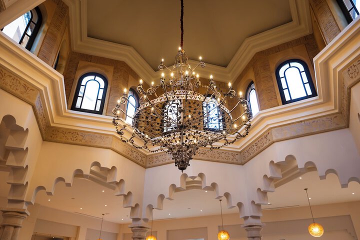 Entrance & Lobby