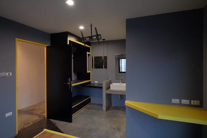 Room 5 of 36