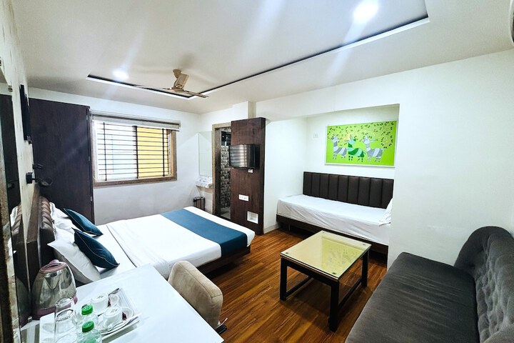 Room 16 of 28
