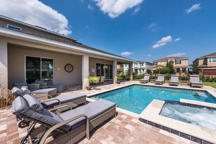 Pool 10 of 19