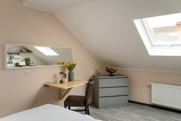 Room 5 of 61