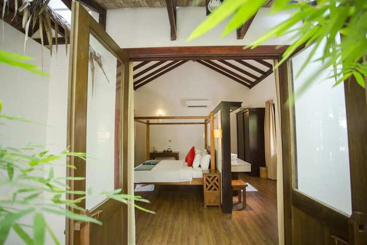 Room 4 of 48