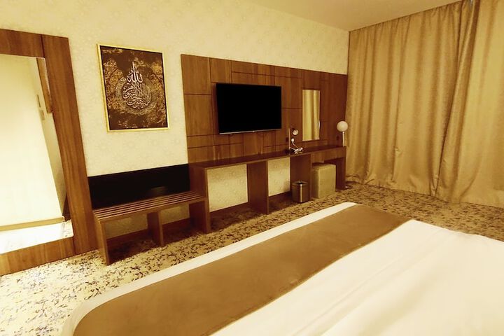 Room 8 of 78