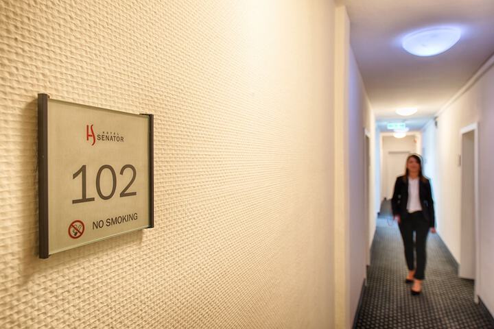 Ballroom/Hall 34 of 39