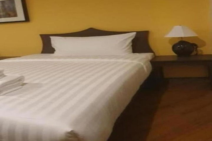Room 17 of 43