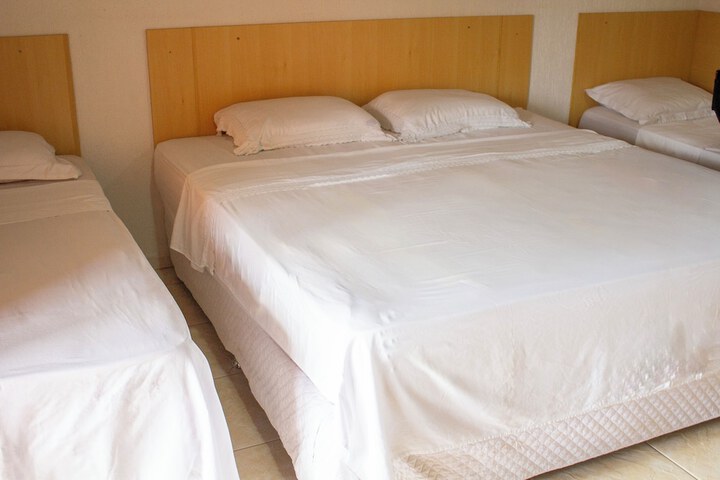 Room 10 of 12