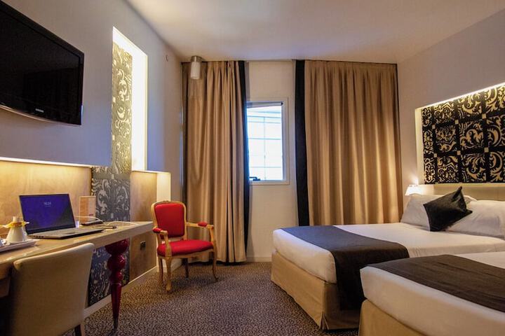 Room 21 of 51