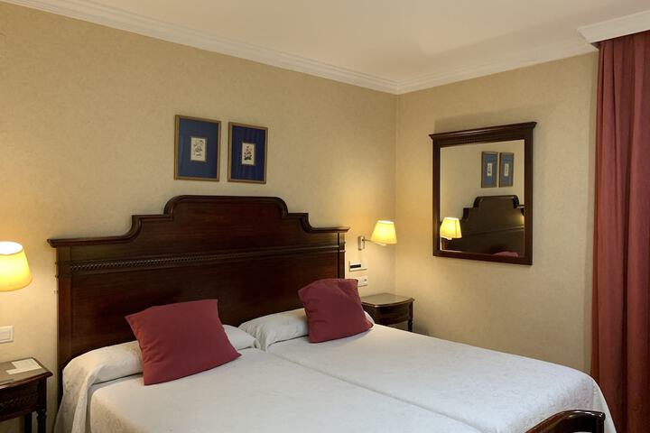 Room 6 of 24