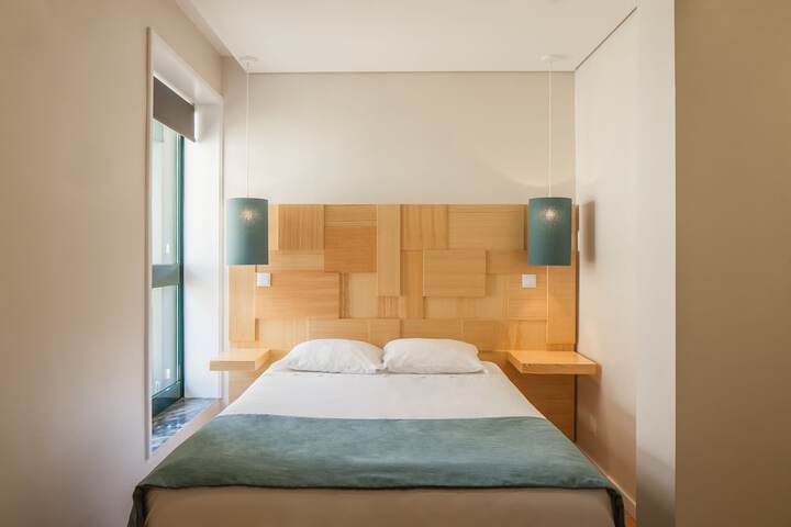 Room 8 of 76