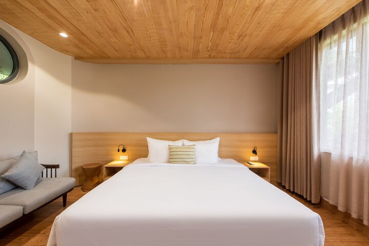 Room 26 of 106