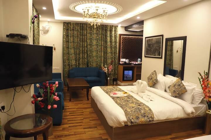 Room 18 of 36