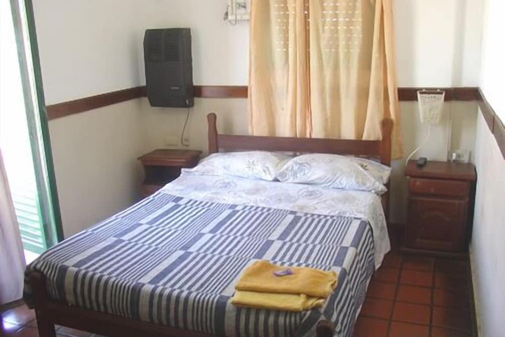 Room 3 of 7