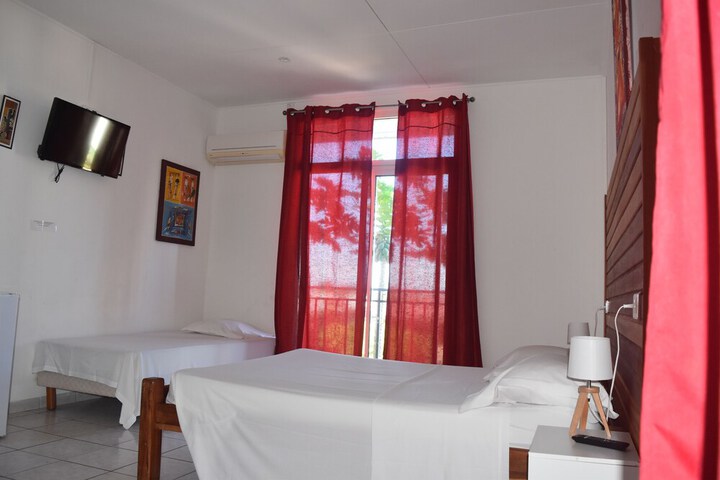 Room 9 of 38