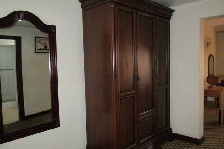 Room 17 of 66