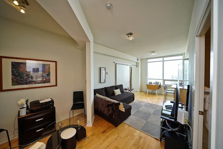Room 115 of 192