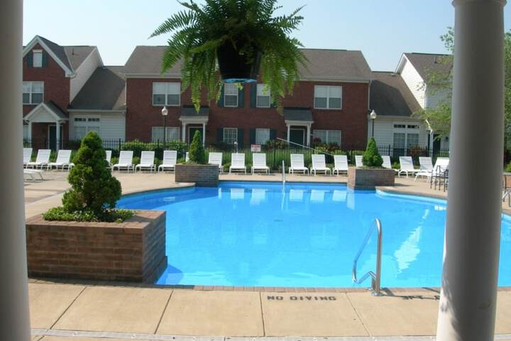 Pool Hotel