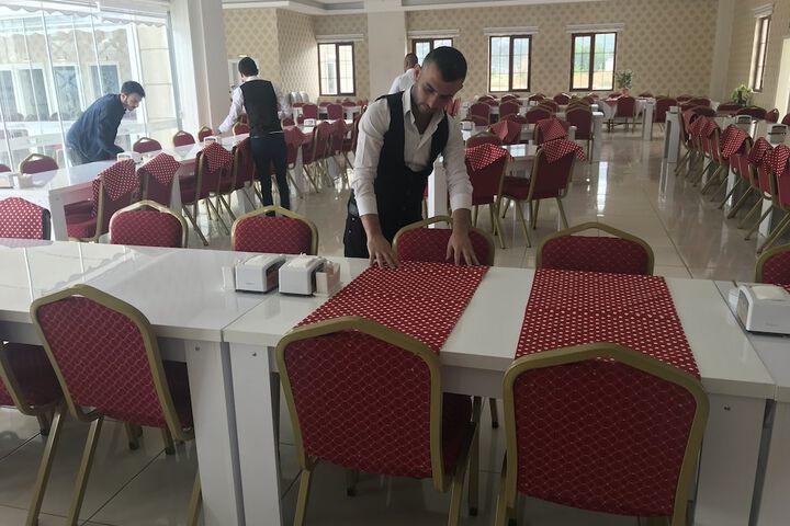 Dining 2 of 7