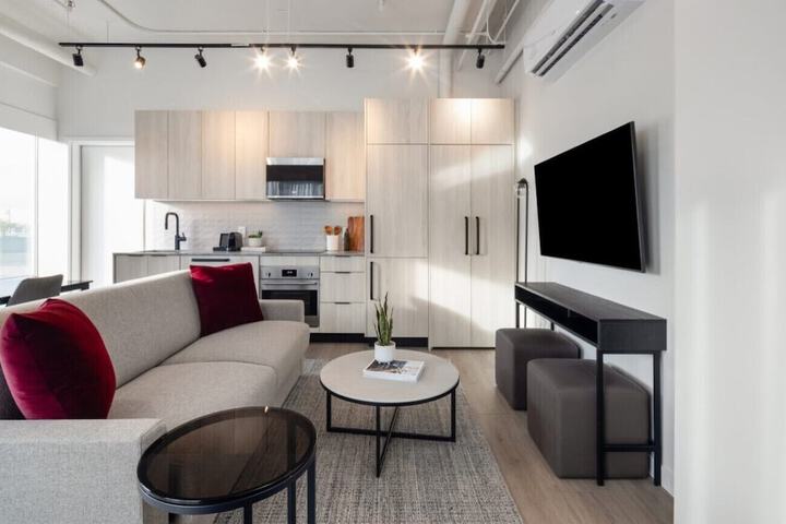 Room 42 of 60