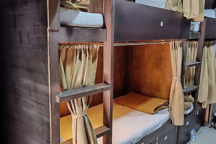 Room 6 of 20