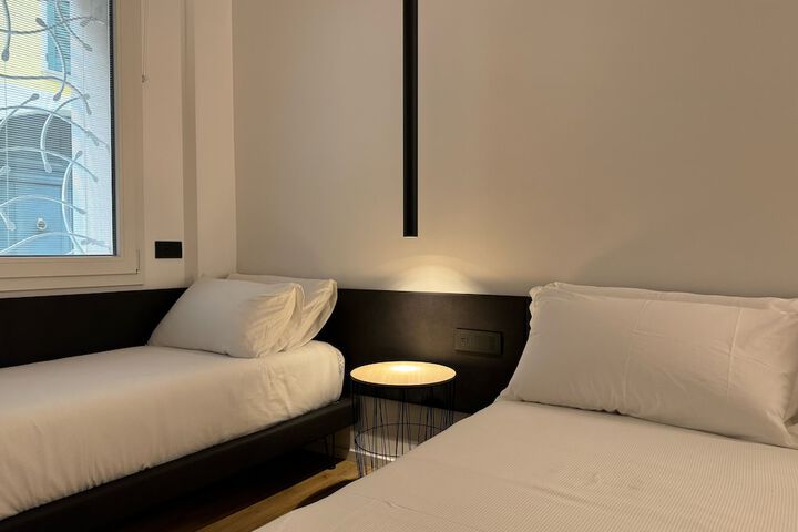 Room 4 of 36