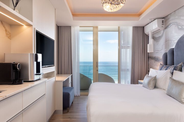 Room 9 of 52