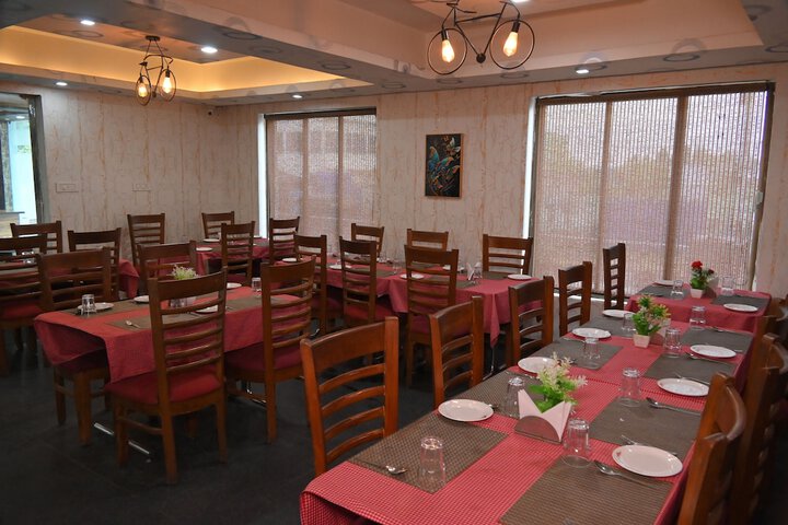 Dining 65 of 89