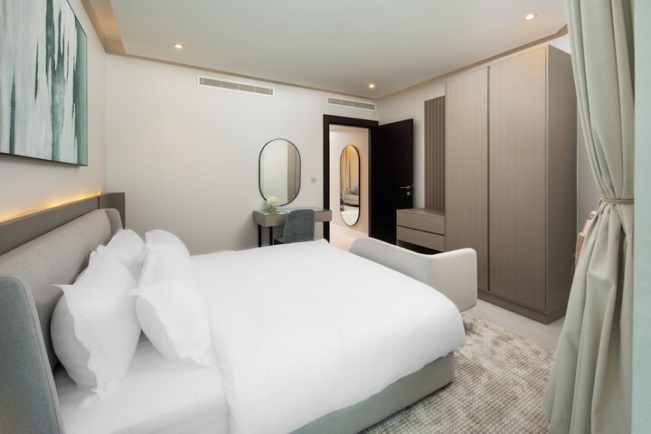 Room 15 of 33