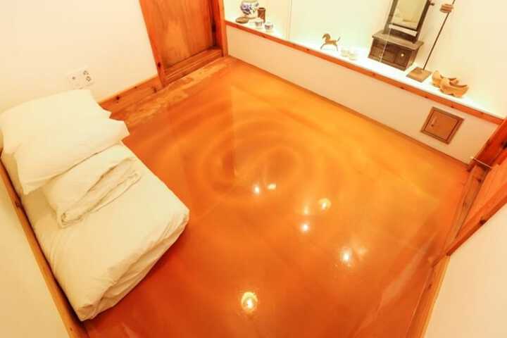 Room 10 of 51