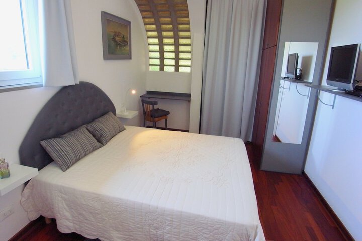 Room 7 of 26