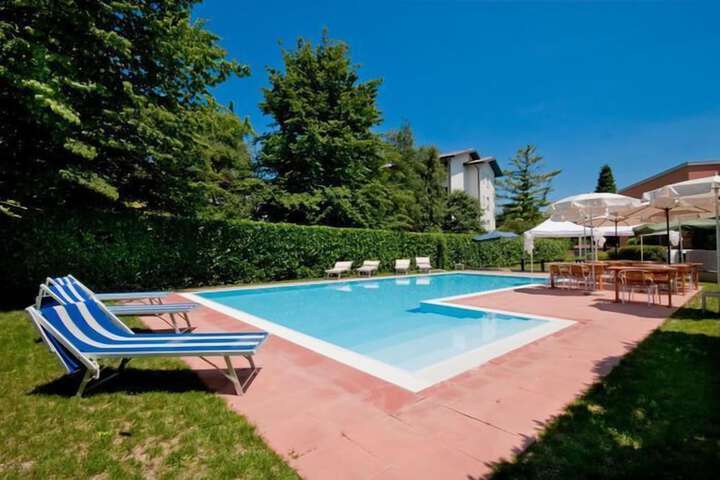 Hotel with Pool