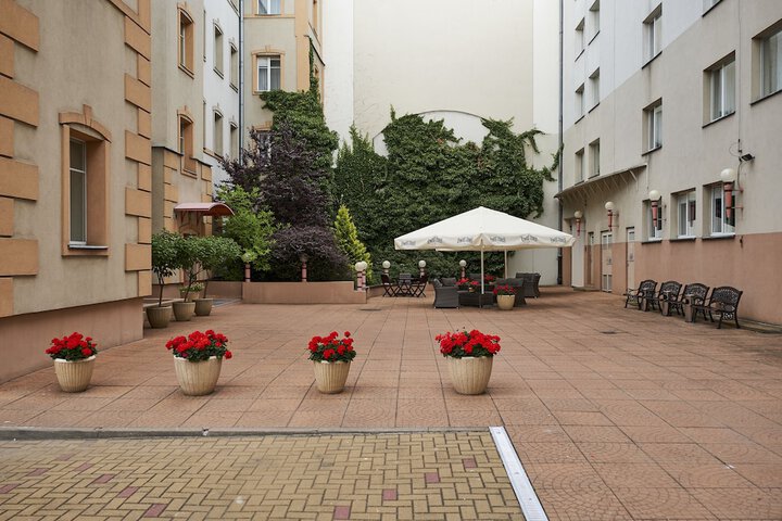 Terrace/Patio 31 of 33